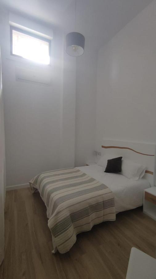 Vivienda Turistica Los Robles Tudela Esterno foto
